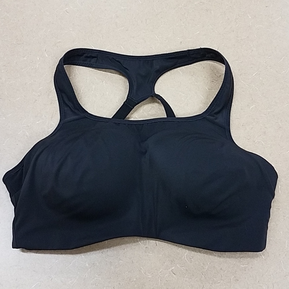 Nike dri-fit soft cup shaped sports bra